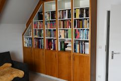 buecherschrank-in-dachschraege_DSC_7312