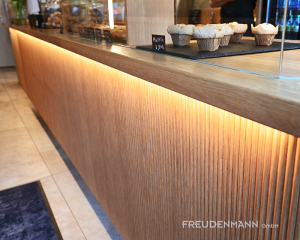 arbeitsplatte-mit-LED-unterleuchtung_HBH_8851