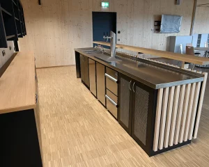 Gerränkekühltheke mit Zapfstation